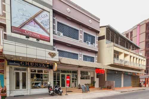 OYO 724 Green Light Cafe & Bed Hostel OYO 724 Green Light Cafe & Bed Hostel
