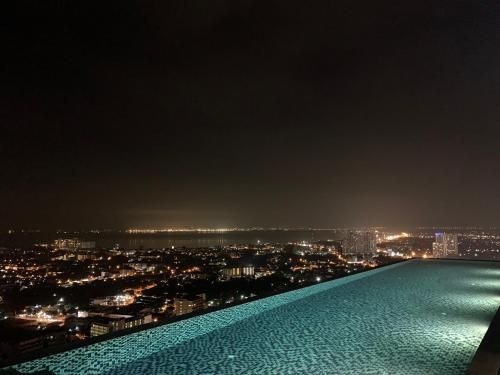 芭堤雅美居酒店式公寓Pattaya posh店(阳台、无边泳池) (Pattaya posh (balcony, infinity pool))3