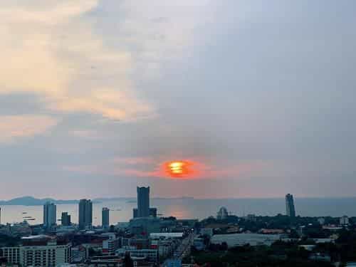 芭堤雅美居酒店式公寓Pattaya posh店(阳台、无边泳池) 芭堤雅美居酒店式公寓Pattaya posh店(阳台、无边泳池)
