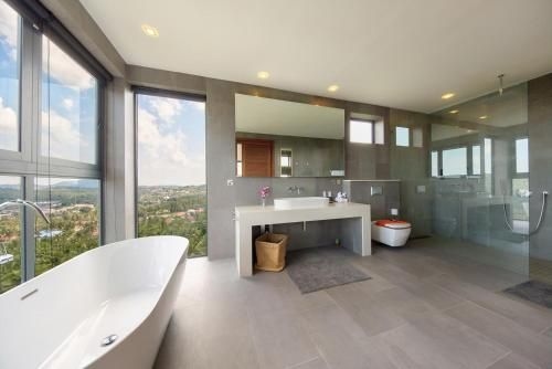 Nojoom Hills - Stylish 6 Bedroom Villa4