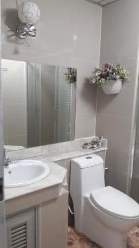 Apartment With Garden View and Shared Bathroom