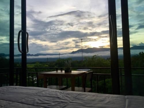 Standard Twin Room with Mountain View