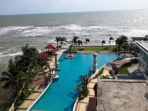 Two-Bedroom Beach Front (2nd Floor)