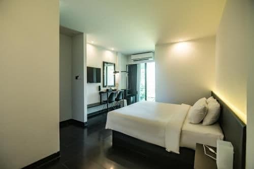 Standard King Room with Sofa Bed