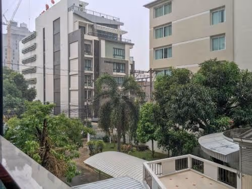Apartment with Garden View