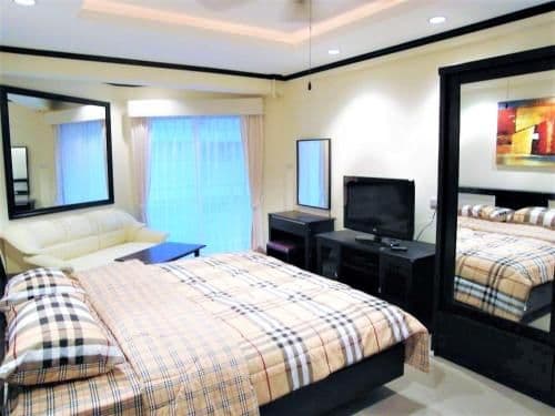 Sea view beach condo Jomtien Pattaya + Large pool Sea view beach condo Jomtien Pattaya + Large pool