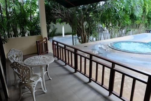 Family One-Bedroom Suite with Pool View