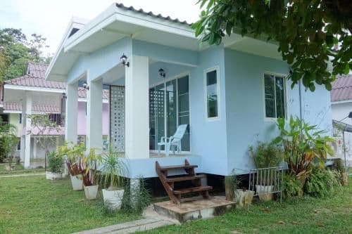 Bungalow with Garden View