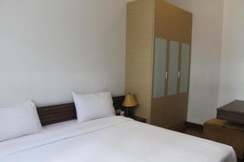 One-Bedroom Deluxe Apartment