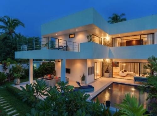 3 Bedroom Luxury 5 Star Villa 5 minutes walk to beach0