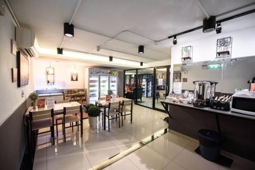 48Metro Suites Bangkok3