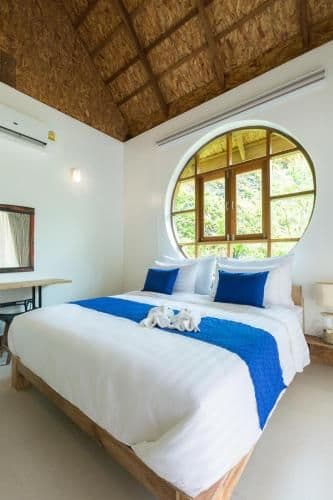 Villa with Garden View