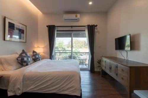 Queen Room with Balcony