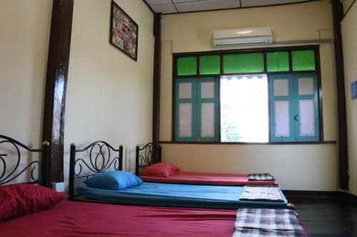 Single Bed in Mixed Dormitory Room