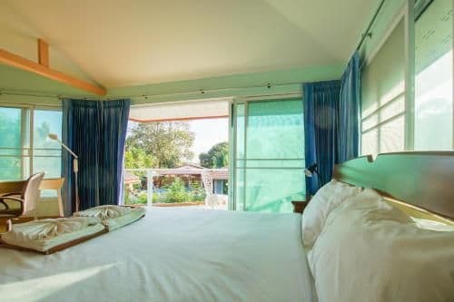 Villa with Garden View