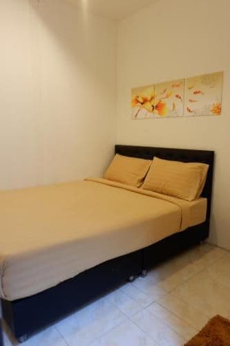 Standard Double Room with Shared Bathroom