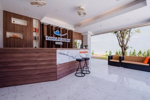 OYO 866 Lanta Ray Bay Hotel1