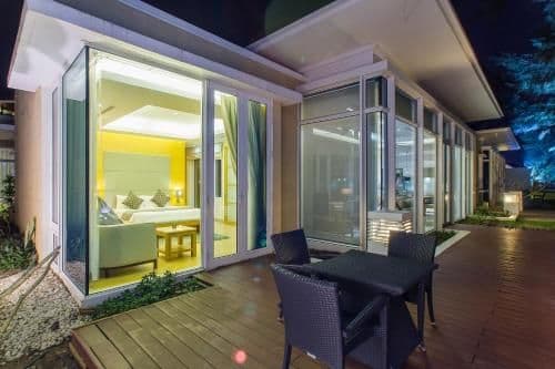 Villa - Beach Front
