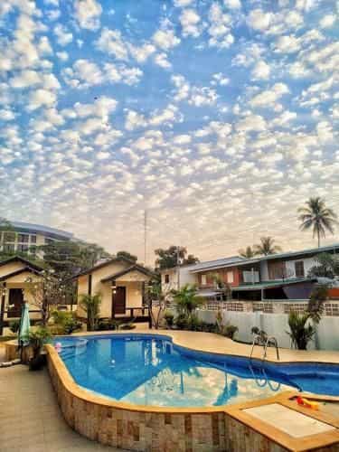 SUNRAY GUESTHOUSE