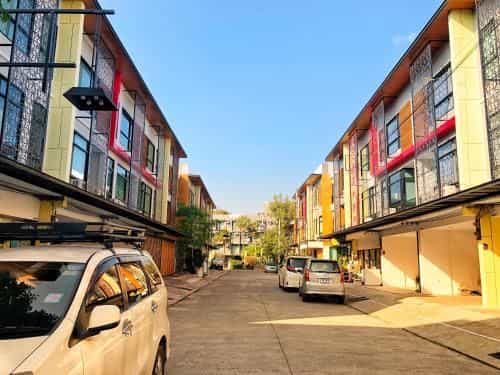 Floating Loft @ Jedyod - 3 Storey Flowery Loft Floating Loft @ Jedyod - 3 Storey Flowery Loft