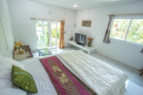 Greenhouse resort0