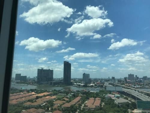 คอนโดวิวแม่น้ำเจ้าพระยา (Condo with Chao Phraya River View)2