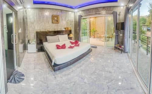 King Room with Balcony