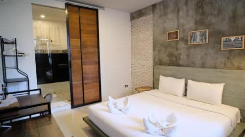 Deluxe Double Room with Shower