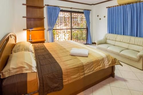 Pattaya - Royal Park Villa for 12 people4