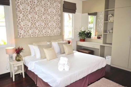 Villa Marbe White 3 Bedroom 4 Bath2