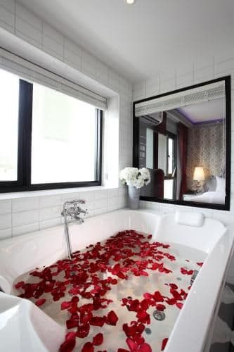 Premier Double Room Street View with Spa Bath