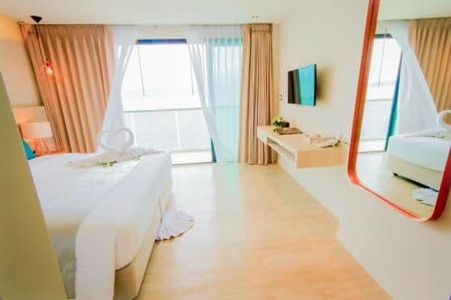 Deluxe Double or Twin Room with Sea View