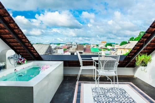 Suite with Hot Tub