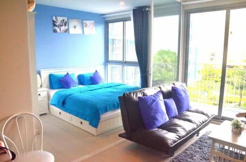 The Blu Thew Talay estate by Eak The Blu Thew Talay estate by Eak