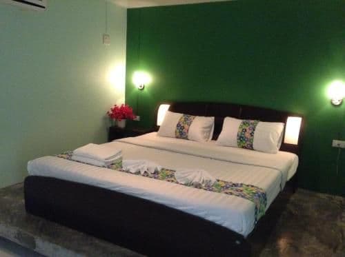 Queen Room with Garden View