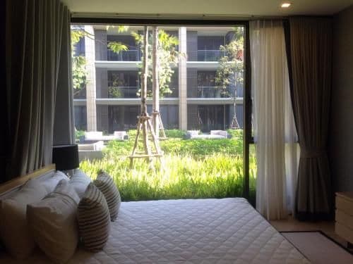 Apartment with Pool View