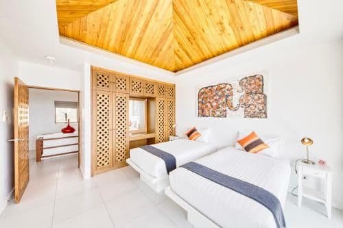 Villa with Sea View