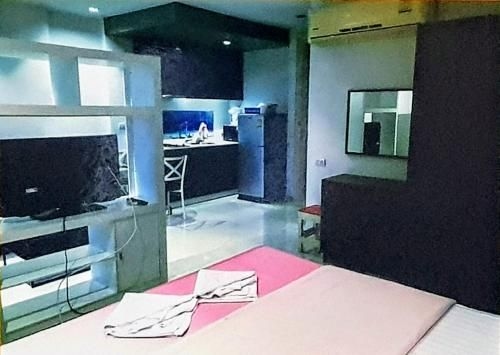 Thanyalak at The Gallery Condominium1