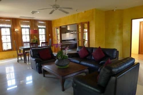 Villa with Garden View