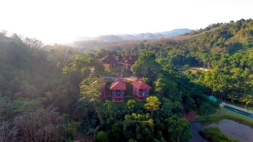 Yaowawit School, Lodge and Farm0