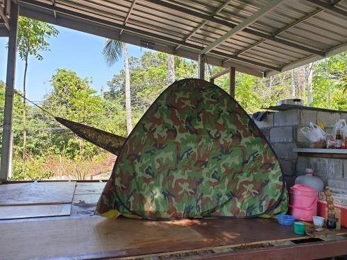 Bob Bar Near Phi Phi2
