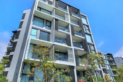 Apartment with Lake View