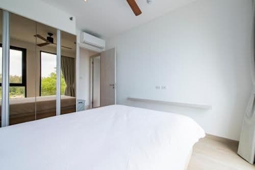 Apartment with Lake View