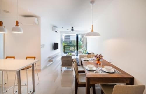 Apartment with Lake View