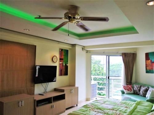 Jomtien beach condominium S2 modern beach front studio apartment2