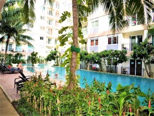Park lane condominium Pattaya free shuttle bus to beach2
