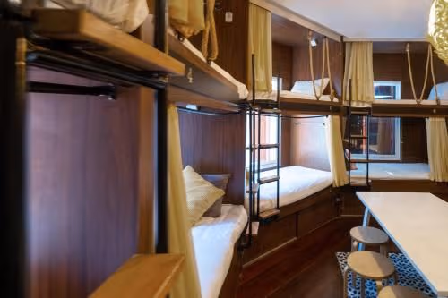 Bunk Bed in Mixed Dormitory Room