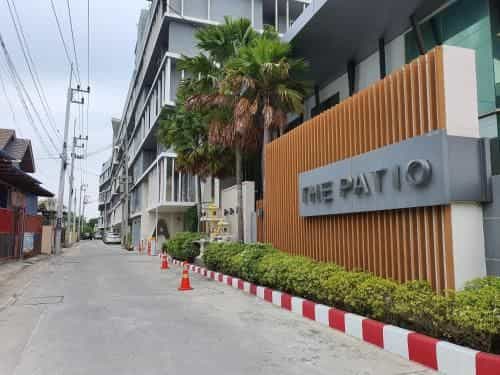 Cozy near beach 200m with toproof pool at Patio Bangsaen Cozy near beach 200m with toproof pool at Patio Bangsaen