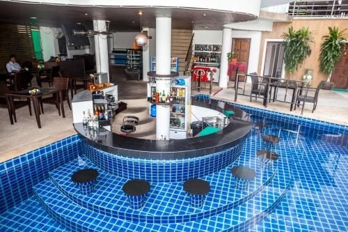 Wazza's Patong Apartment0