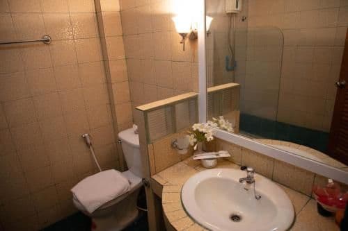 Deluxe Room (2 Adults + 1 Child)